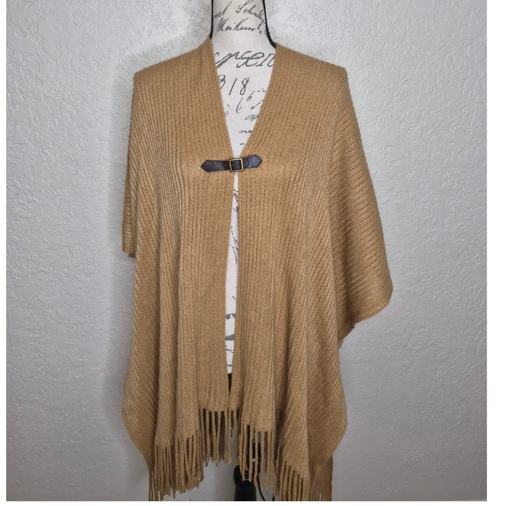 Croft & Barrow Tan Ribbed Knit Poncho Wrap Faux Leather Buckle Fringe OS